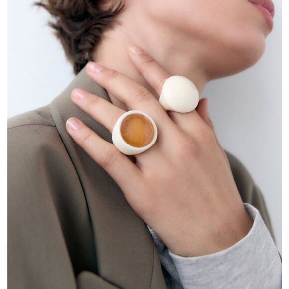 Zara Jewelry - NWT- Zara 2 pack of maxi resin rings -M